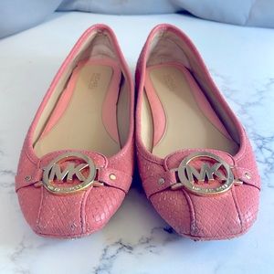 Michael by Michael Kors flats in Salmon/pink size 7.5